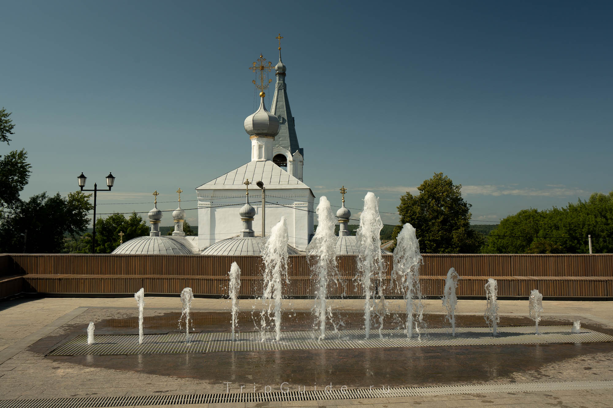 Фонтан и Благовещенская церковь Фонтан и Благовещенская церковь
