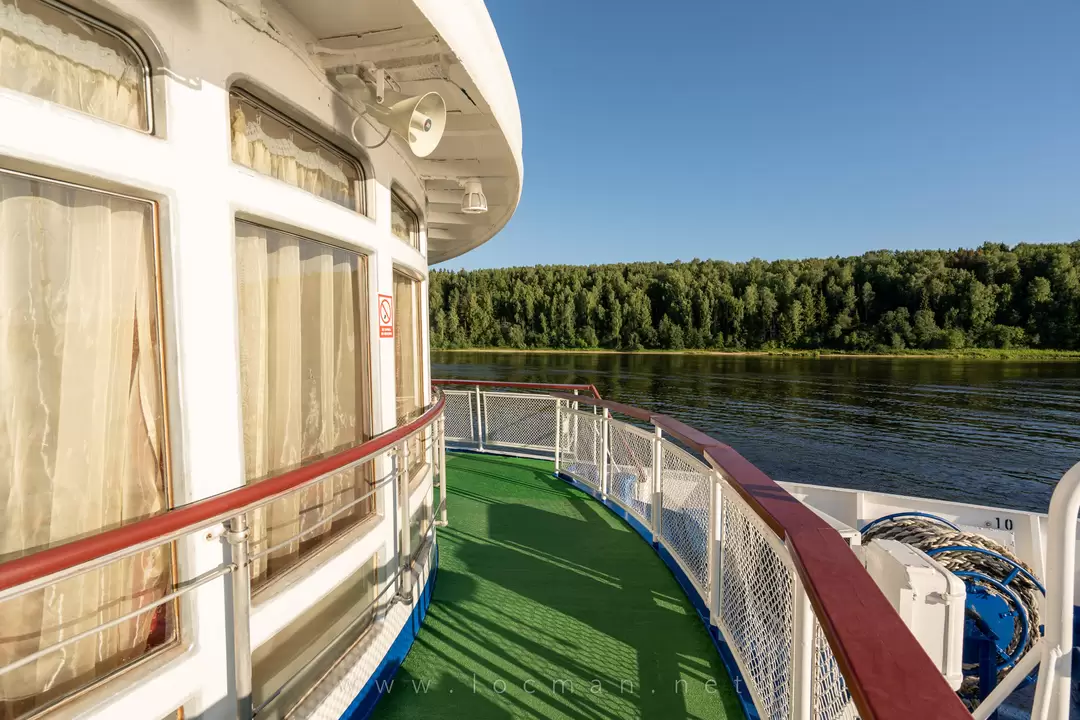 Носовая часть Прогулочной палубы на теплоходе «Юрий Никулин»