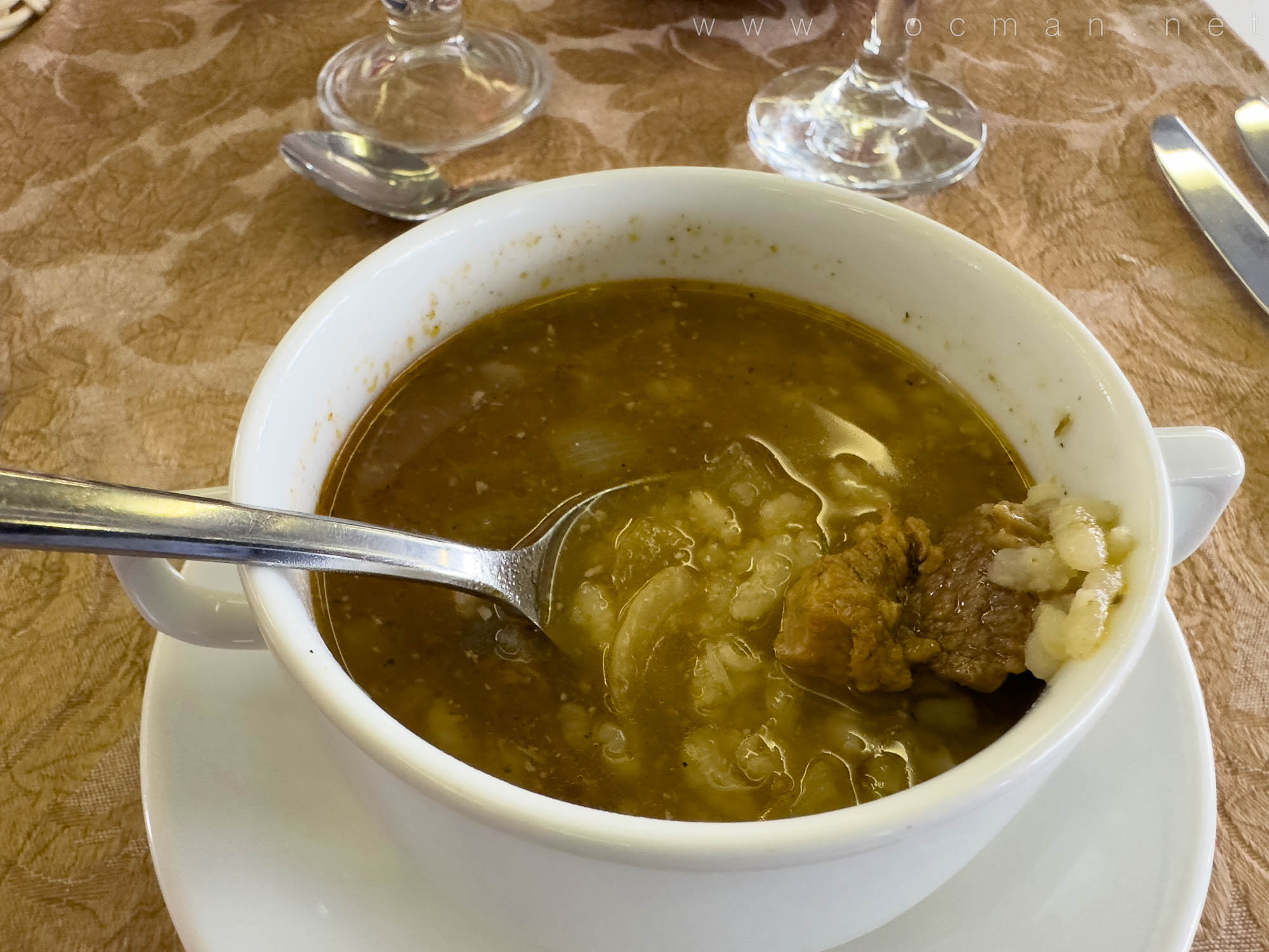 Суп харчо с бараниной (мяса не пожалели) в ресторане теплохода «Василий Суриков» Суп харчо с бараниной (мяса не пожалели) в ресторане теплохода «Василий Суриков»