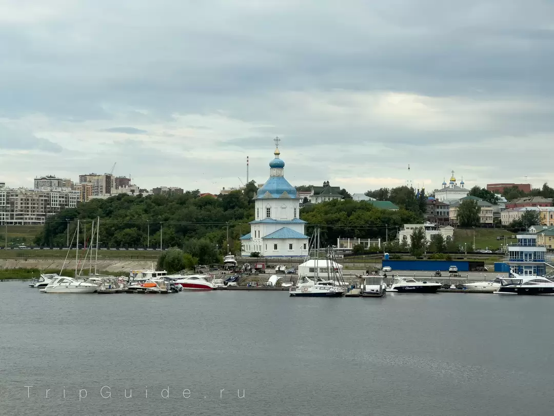 Устье реки Чебоксарки и Успенская церковь