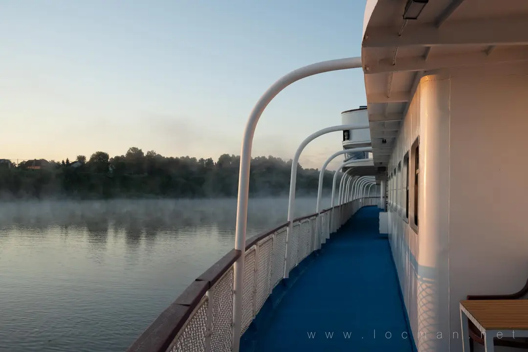 Палуба и туман