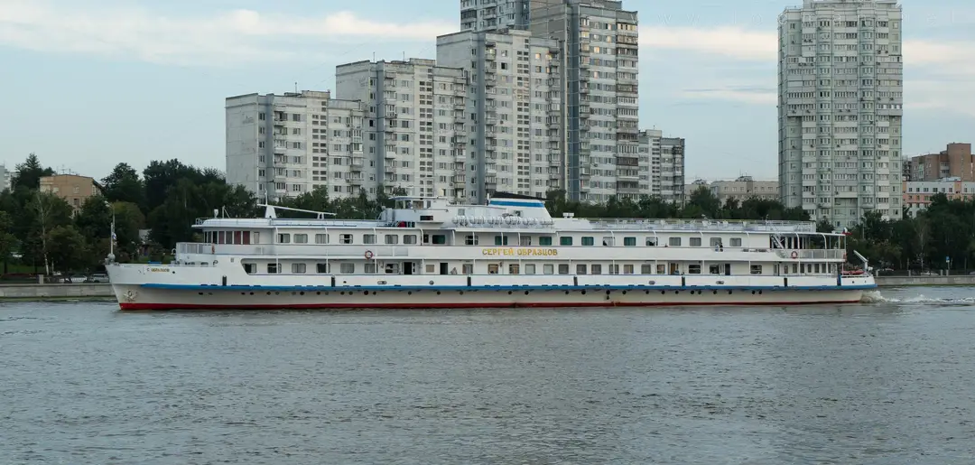 Теплоход «Сергей Образцов» в Москве