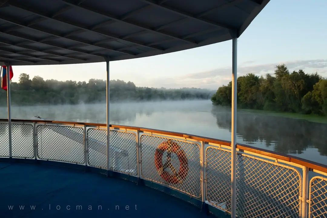 Туман на Москве реке, вид с теплохода