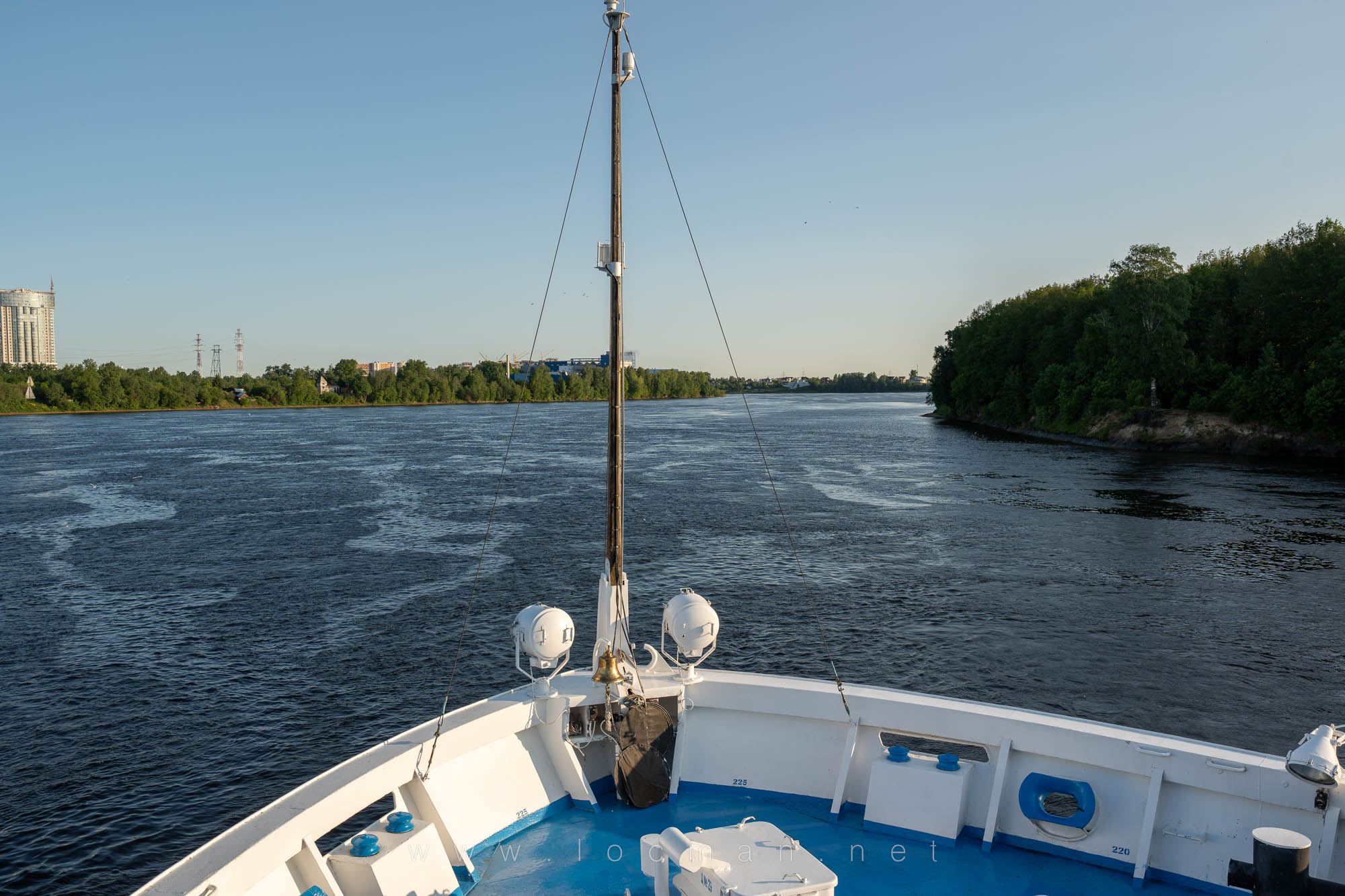 Река Нева у Санкт-Петербурга