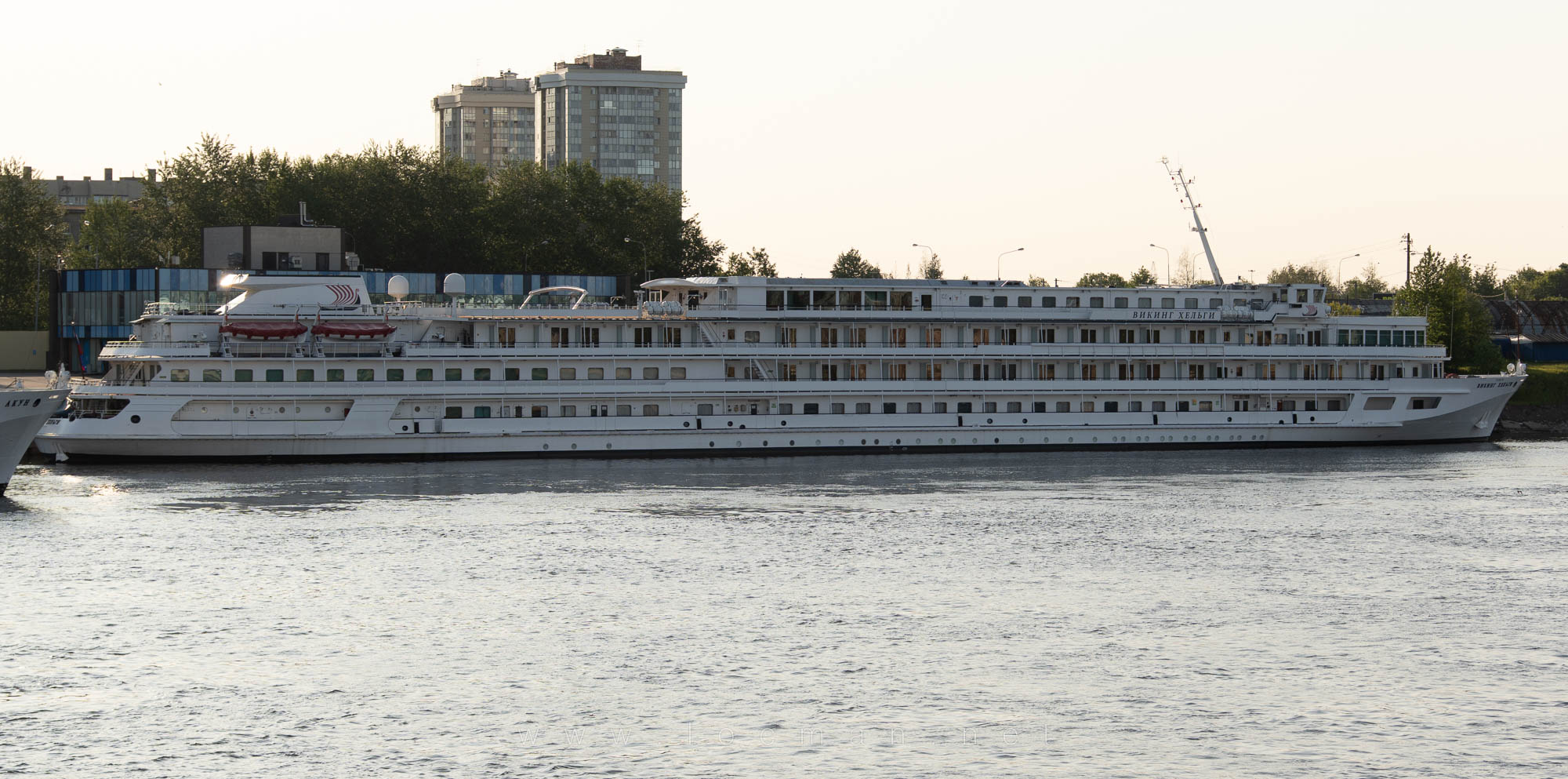 Теплоход «Викинг Хельги» (m/s «Viking Helgi») в Санкт-Петербурге