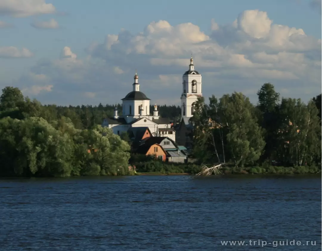 Церковь на берегу канала им. Москвы Церковь на берегу канала им. Москвы