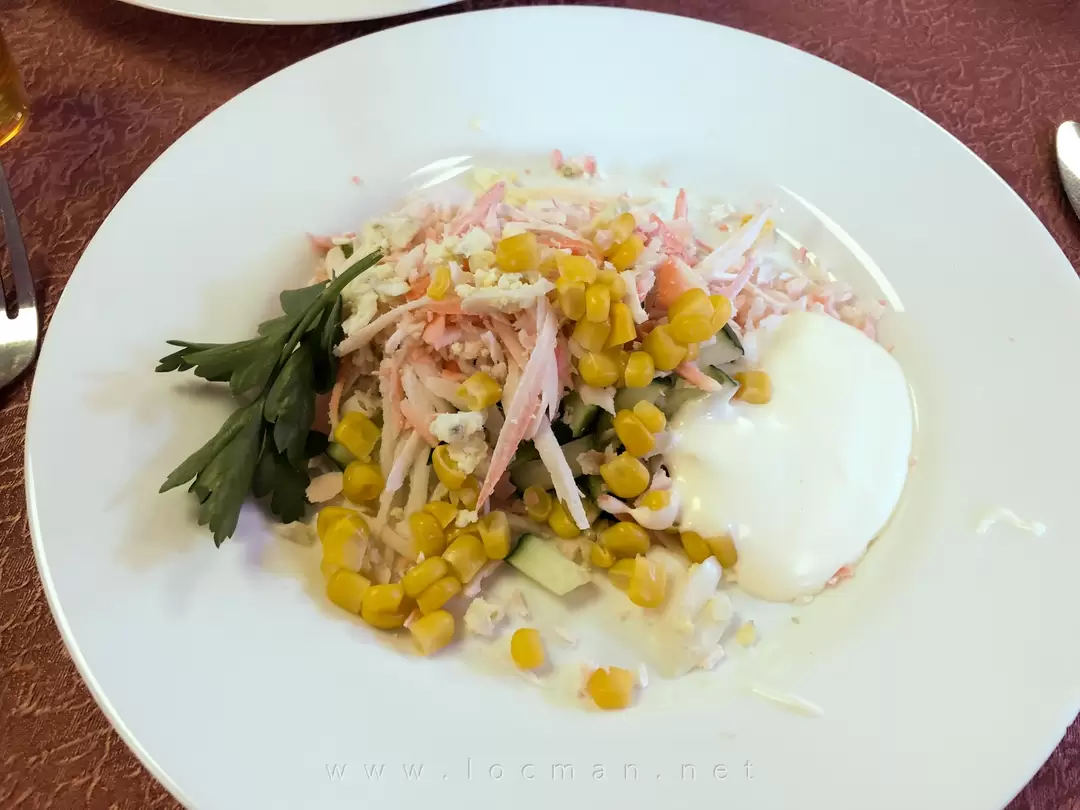 Салат «Морской» с крабовыми палочками, теплоход «Юрий Никулин»