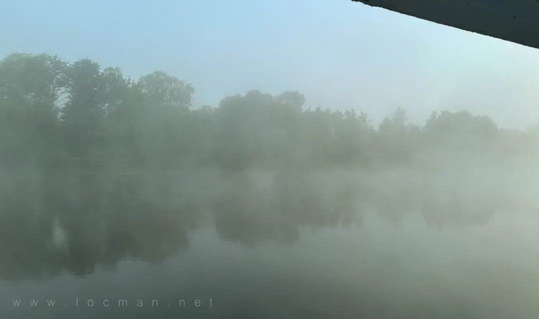 Туман на реке Москва