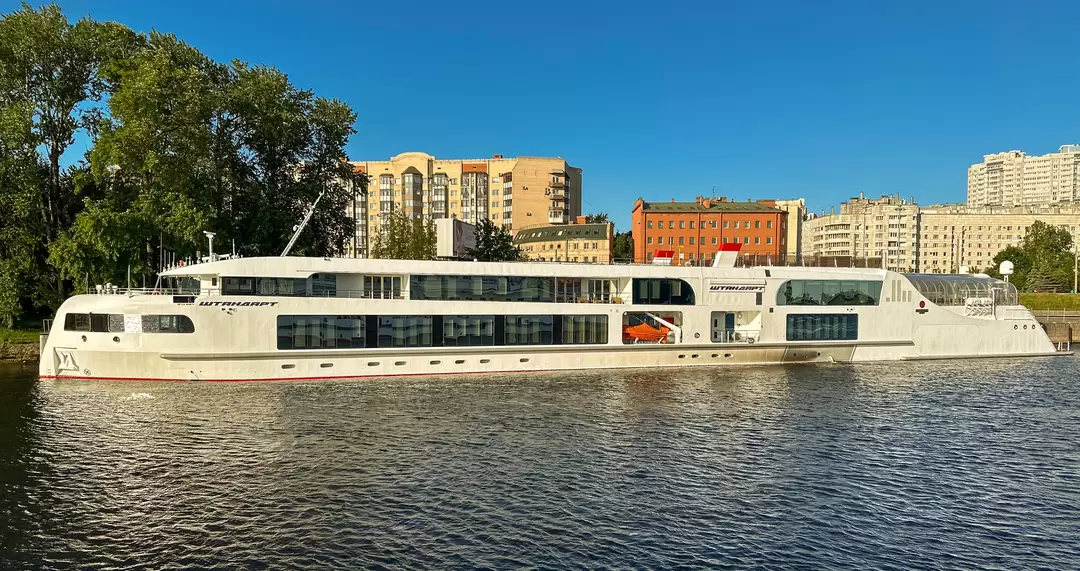 Теплоход «Штандарт» в Санкт-Петербурге